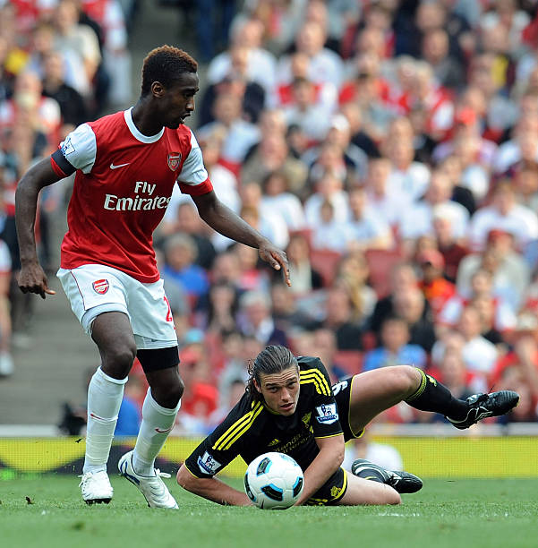 他距离邓肯 他距离邓肯